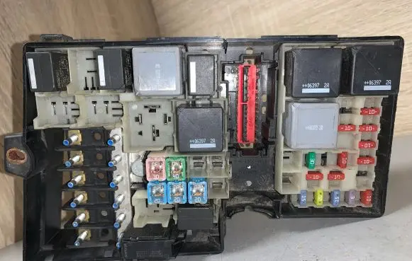 Ford Focus Fuse box set 3M5T14A067BC 518804109 3L10L0