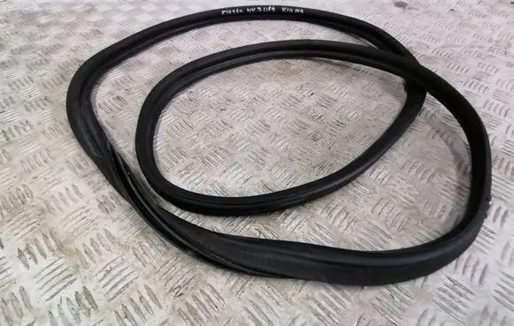 Ford Fiesta Seal rubber (tailgate) 