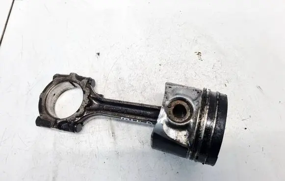 Nissan Primera Piston with connecting rod 