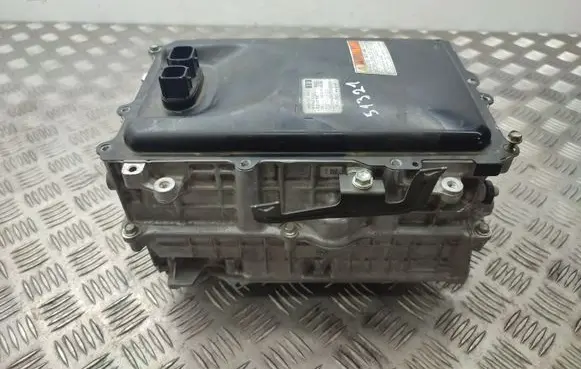 Toyota Yaris Voltage converter inverter G9200K0010
