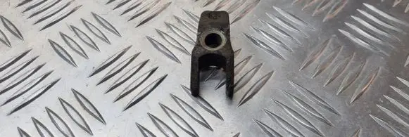 Audi A4 S4 B5 8D Fuel Injector clamp holder