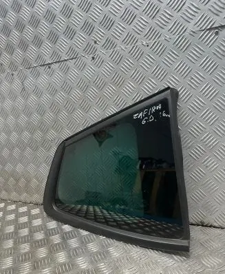 Opel Zafira C Rear side window