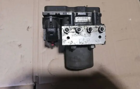 Seat Exeo (3R) ABS Pump 8E0910517H 8E0614517BF
