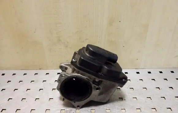 Audi A6 S6 C6 4F EGR valve 03L131501G