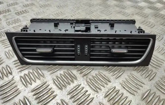 Audi A4 S4 B8 8K Dash center air vent grill 8T1820951B