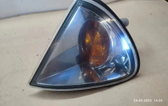 Toyota Avensis T220 Front fog light