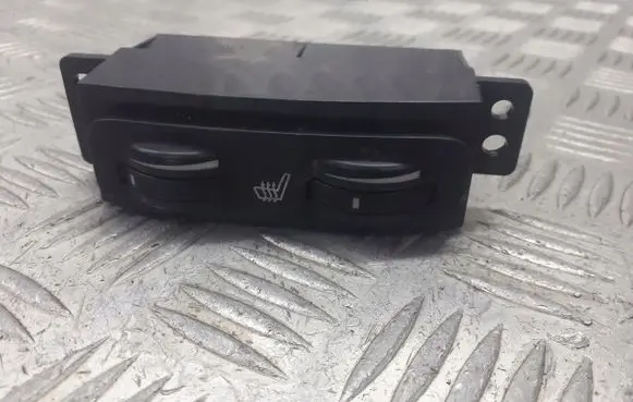 Toyota Avensis T250 Seat heating relay 453417