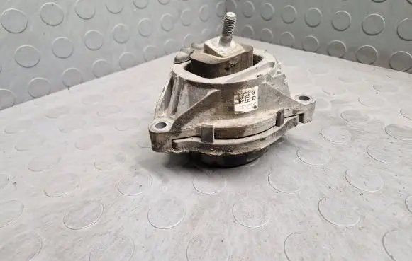BMW 1 F20 F21 Engine mount bracket 6856406
