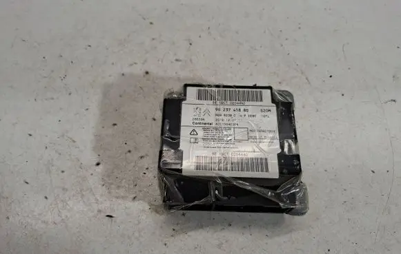Citroen DS7 Crossback Airbag control unit/module 9823741880