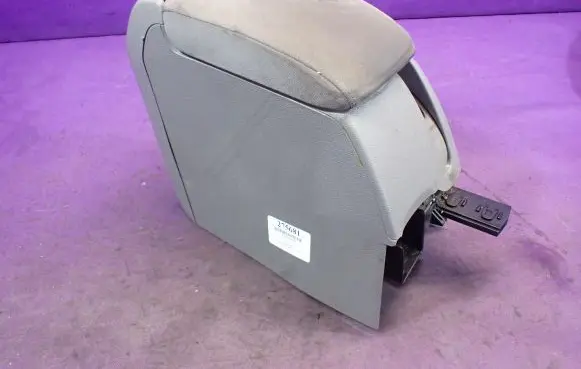 Volkswagen Golf IV Armrest 1K0864251A