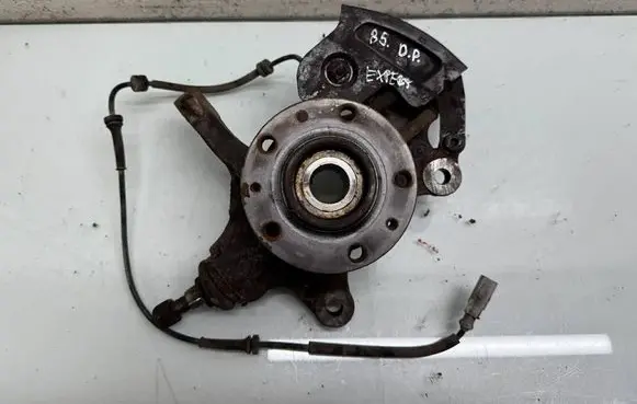 Front wheel hub