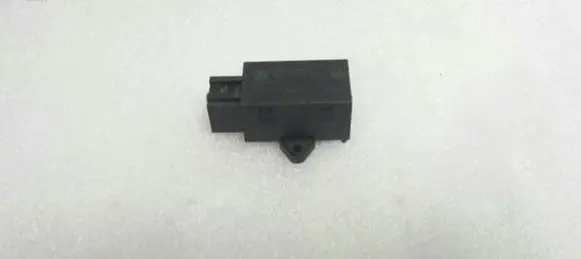 Volkswagen Touareg I Seat heating relay 7L0959772