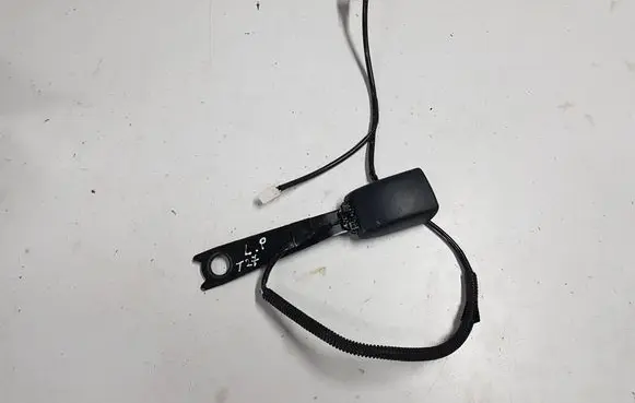 Toyota Avensis T270 Front seatbelt buckle 