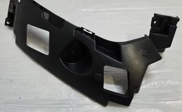 Opel Vivaro Front bumper mounting bracket 9833130180