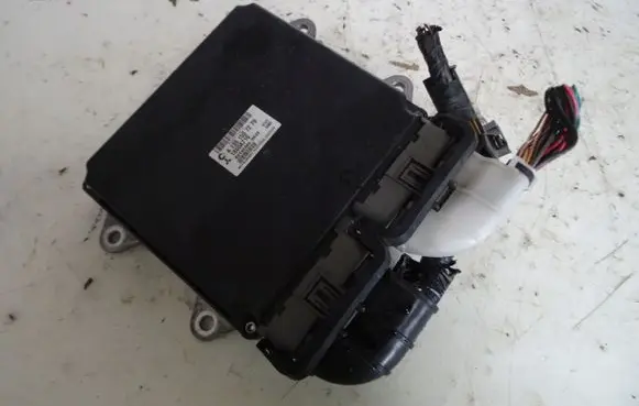 Mitsubishi Colt CZ3 Engine control unit/module A1351507279