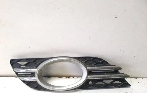 Mercedes-Benz E W211 Front bumper lower grill A2118850822