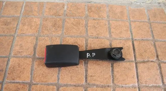 Mitsubishi Outlander Front seatbelt buckle 