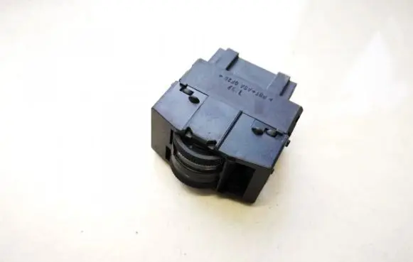 Audi A6 S6 C5 4B Headlight level height control switch 4b0919094a