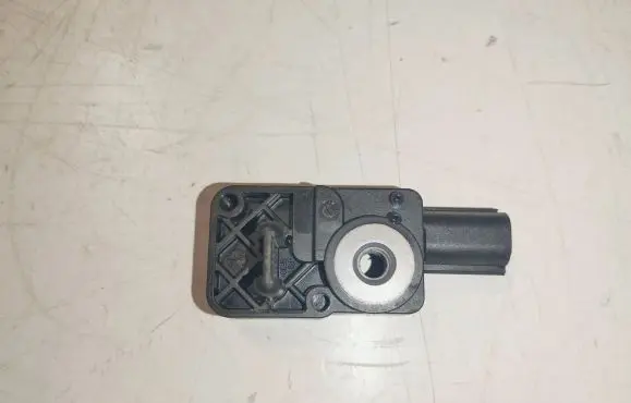 Opel Insignia A Airbag deployment crash/impact sensor 5WK66080 158601
