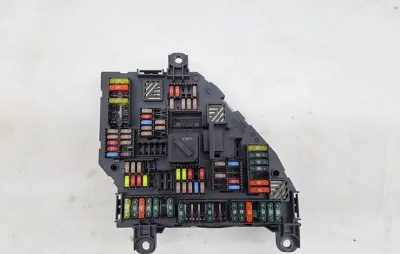 BMW 5 F10 F11 Fuse box set 1670498