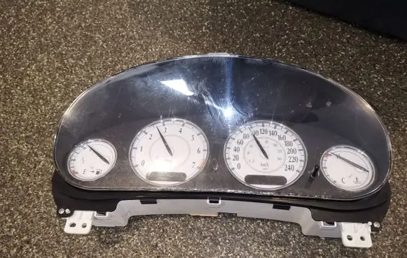 Chrysler 300M Speedometer (instrument cluster) P05026411AB