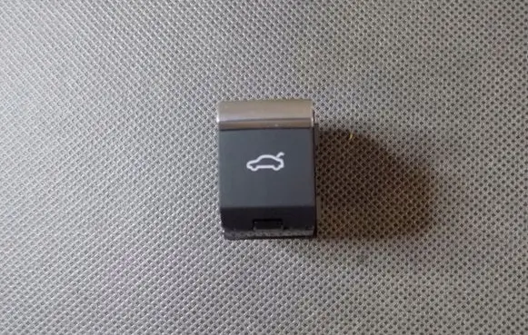 Audi Q7 4M Tailgate opening switch 4M0959831A
