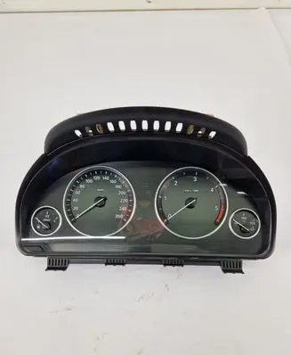 BMW 5 F10 F11 Speedometer (instrument cluster) 9249344