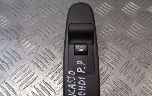 Citroen C4 I Picasso Electric window control switch 96639377ZD