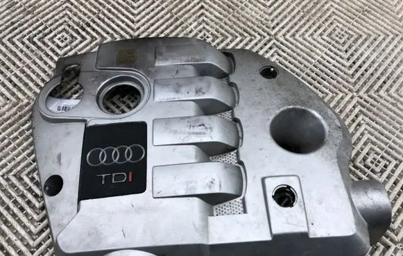 Engine cover (trim)