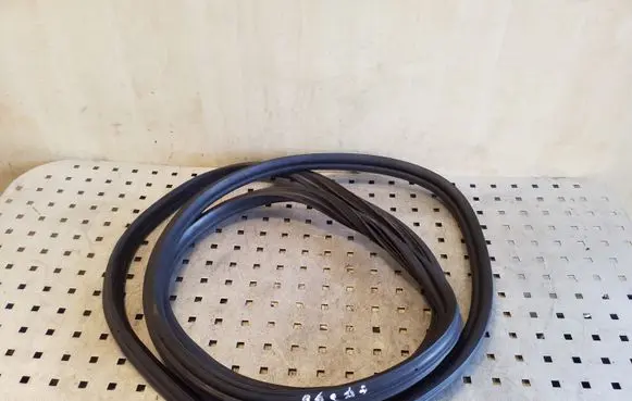 Opel Zafira C Trunk rubber seal (body) 13390484 360574169