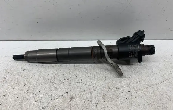 Volvo V70 Fuel injector 31303238 2321 13081702368