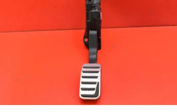 Volvo V40 Accelerator throttle pedal 31341776