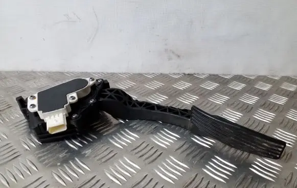 Opel Mokka Accelerator throttle pedal 95087911
