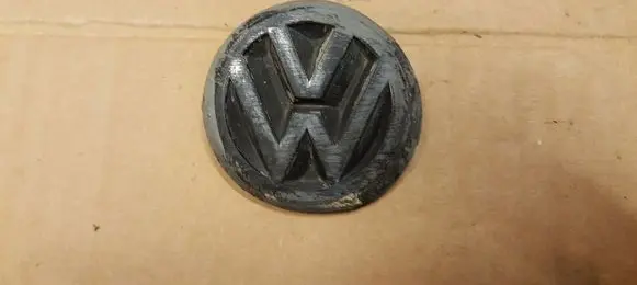 Volkswagen Golf I Manufacturer badge logo/emblem 191853601B