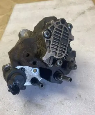 Renault Master II Fuel injection high pressure pump 0445010033 01192981748 8200613035
