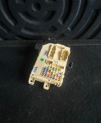 KIA Carens III Fuse module 91950A4610