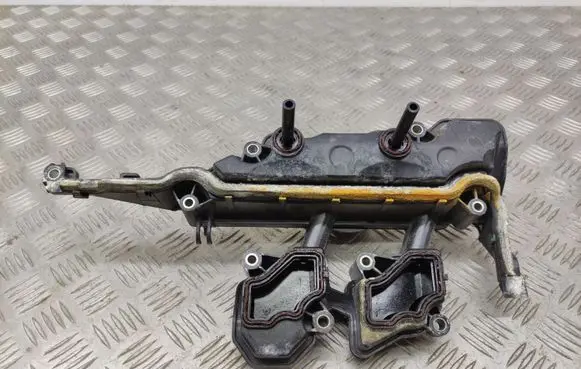 Opel Vivaro Oil breather separator 8200673395