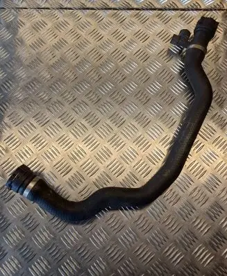 BMW 1 E81 E87 Engine coolant pipe/hose 10305917