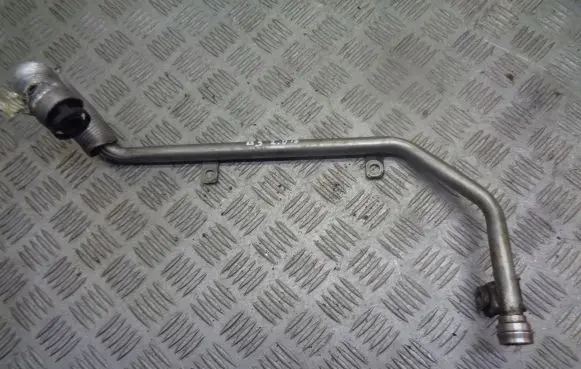 Volkswagen PASSAT B5 Breather hose/pipe 