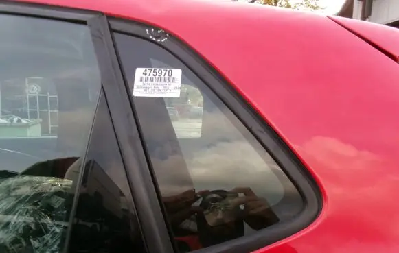 Volkswagen Cross Polo Rear side window