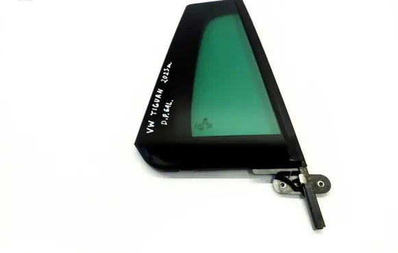 Volkswagen Tiguan Rear side window 5NA845214