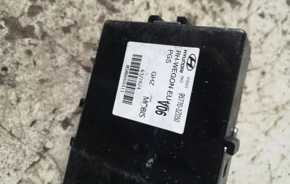 Hyundai i40 Parking PDC control unit/module 957703Z050