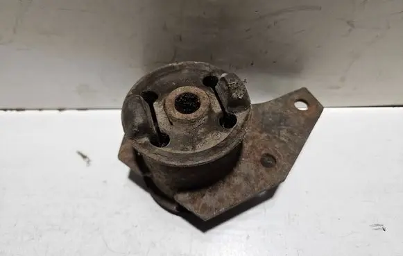BMW 7 E23 Engine mount bracket 11190261