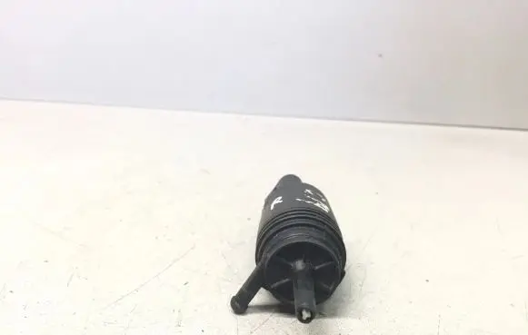 BMW 5 E39 Windscreen/windshield washer pump 67128377612 8377612