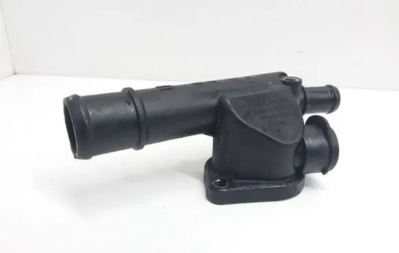 Volkswagen PASSAT B6 Engine coolant pipe/hose 03G121132