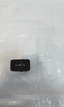 Suzuki Vitara (LY) Seat heating switch