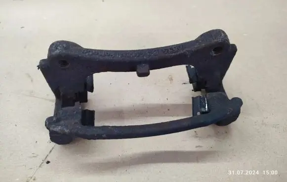 Ford Tourneo Custom Brake caliper pad carrier rear 