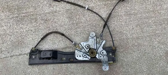 Opel Insignia A Front window lifting mechanism without motor 13302452