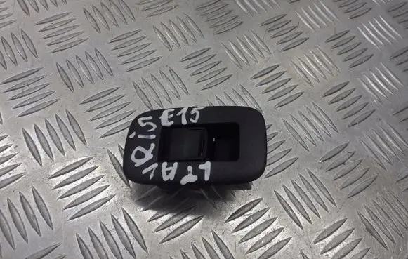 Toyota Auris 150 Electric window control switch