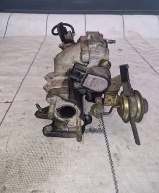 Toyota Land Cruiser (HDJ90) Intake manifold